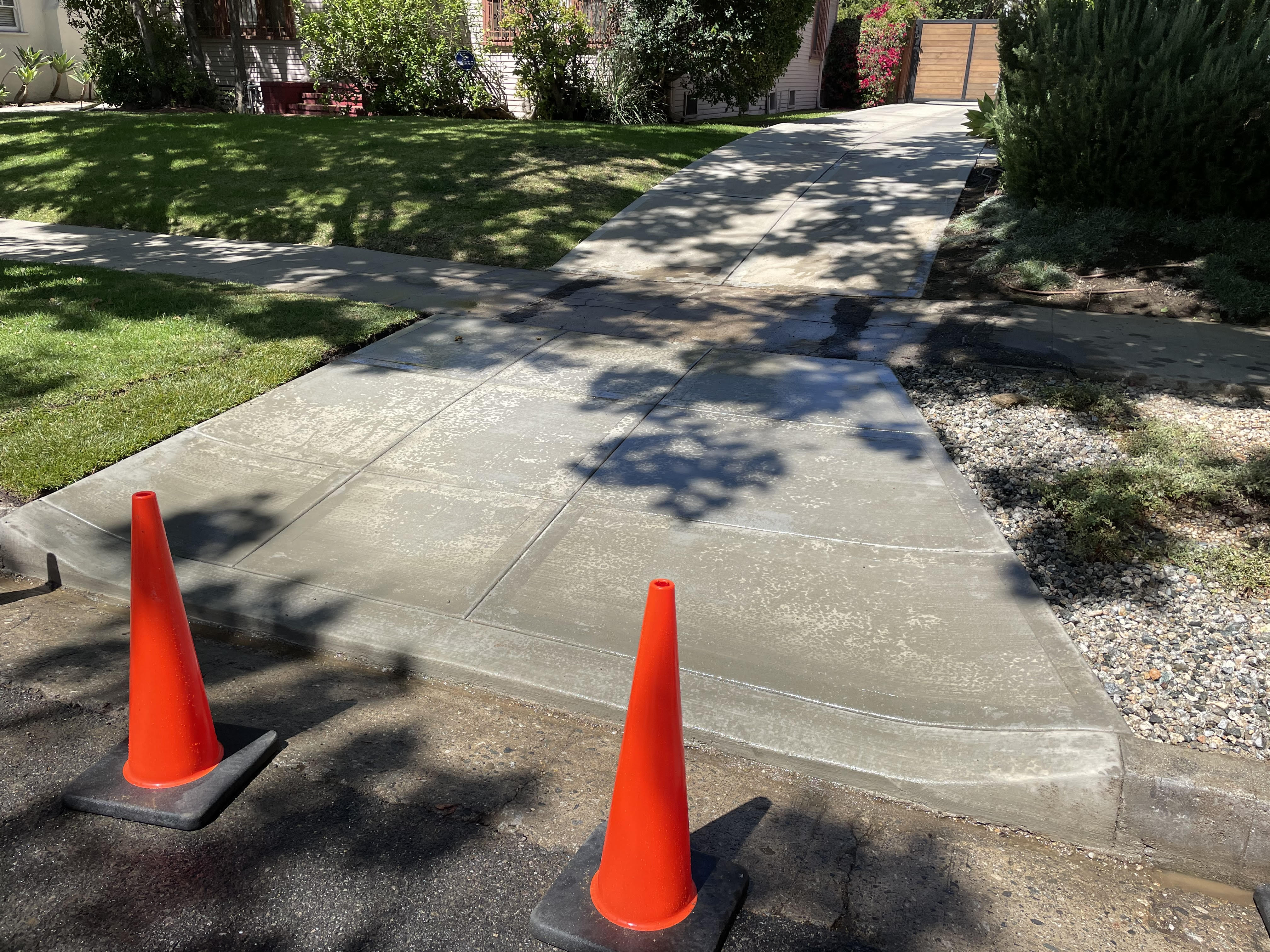Silverlake Concrete Driveway Ramp Apron Replacement Repair